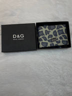 DOLCE & GABBANA GREY BI-FOLD WALLET IN LEOPARD PRINT DAUPHINE LEATHER LEAPORD PRINT BODY
