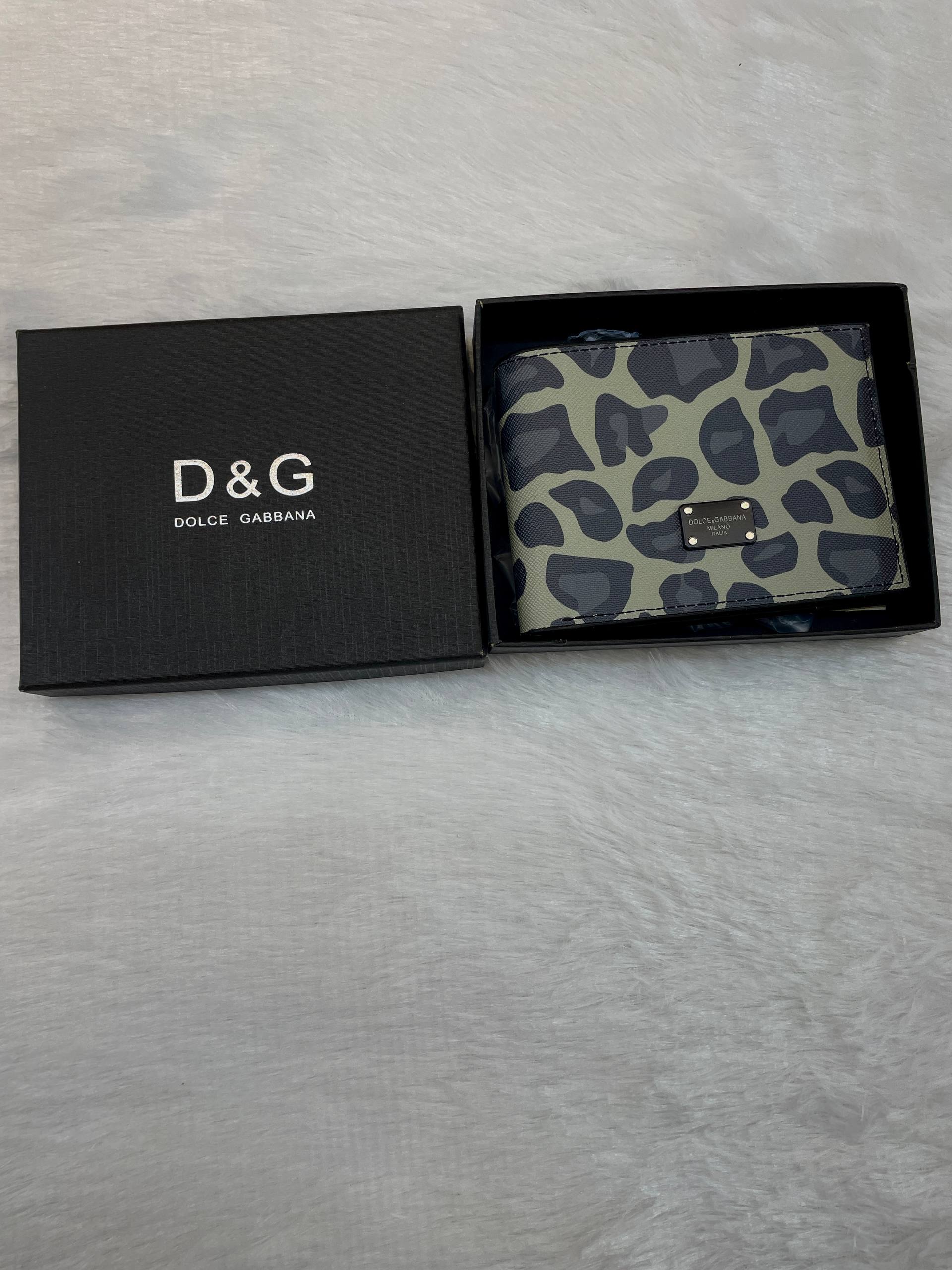 DOLCE & GABBANA GREY BI-FOLD WALLET IN LEOPARD PRINT DAUPHINE LEATHER LEAPORD PRINT BODY