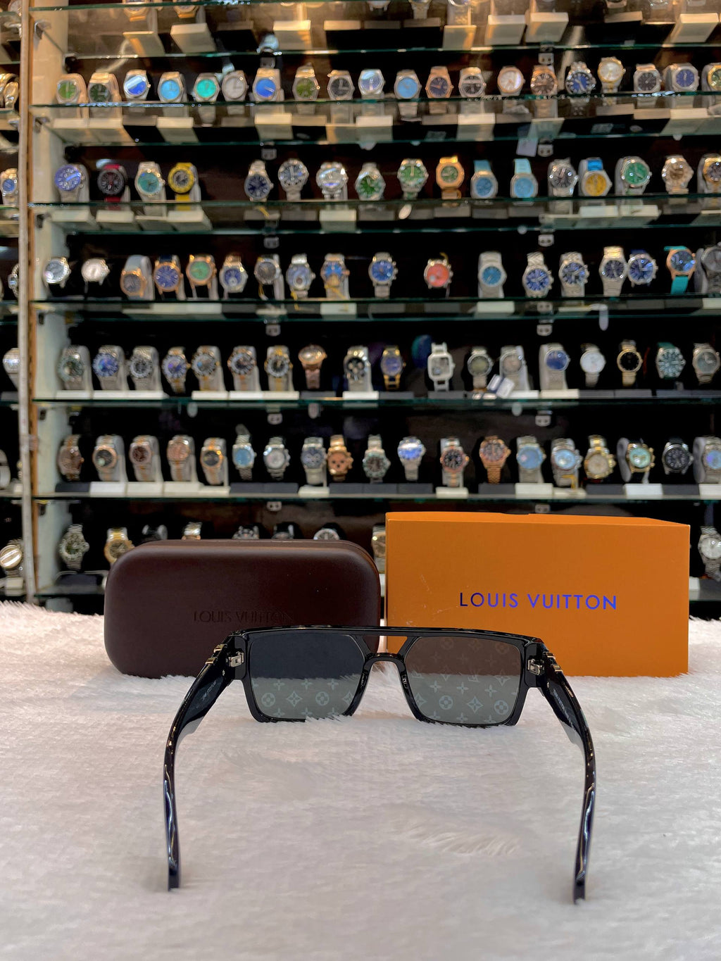LOUIS VUITTON LV CLASH SQUARE SUNGLASSES COLORED FRAME🕶️