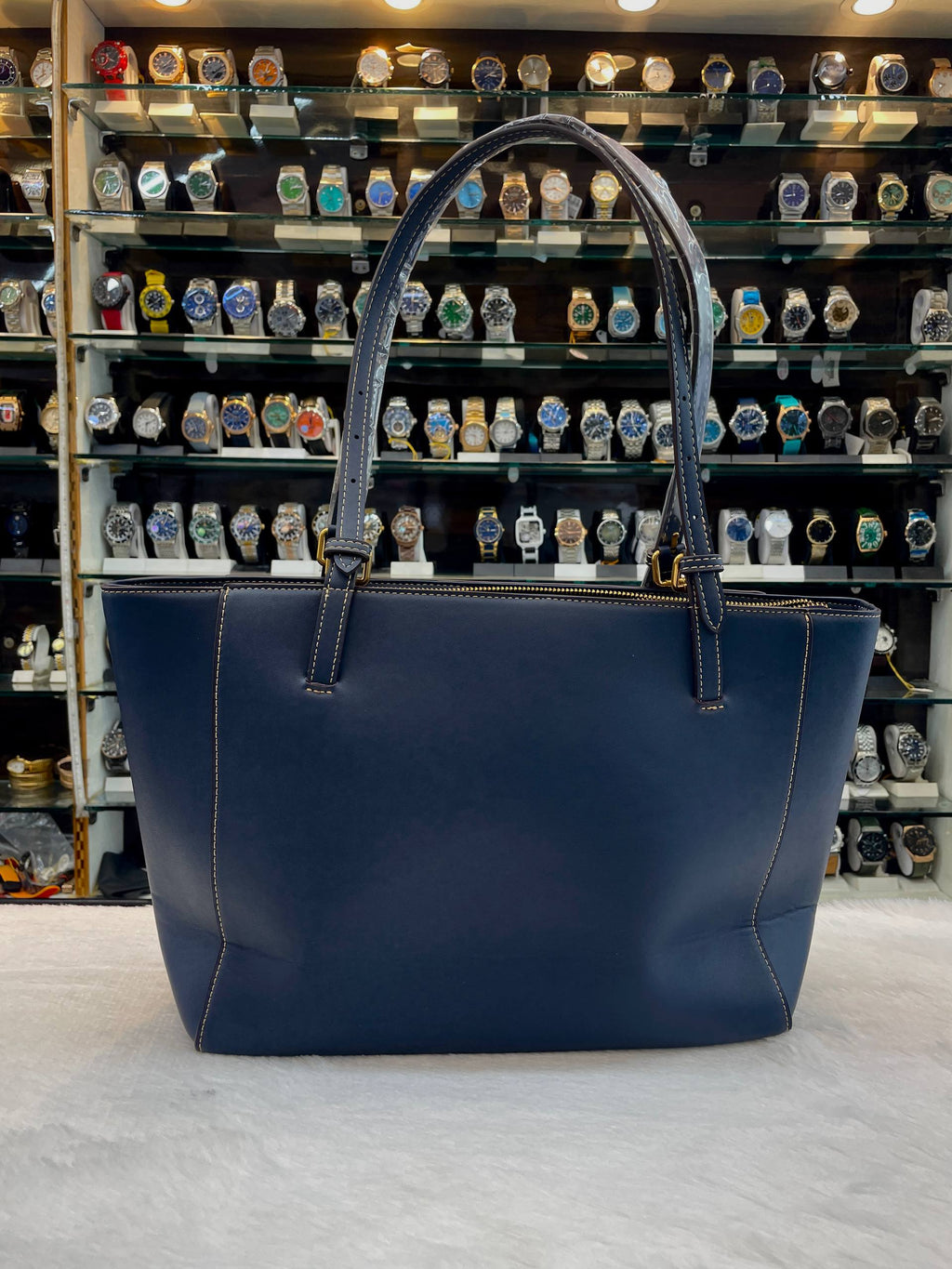TORY BURCH NAVY BLUE SAFFIANO LEATHER TOTE BAG IN MASTER PIECE 🤩