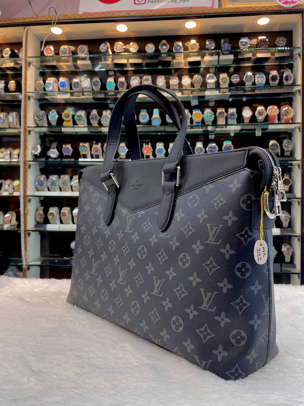 LOUIS VUITTON LV EXPLORER BRIEFCASE 💼 LAPTOP BAG  IN HEAVY QUALITY 💯