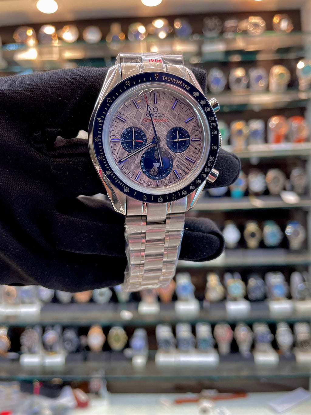 OMEGA SPEEDMASTER MOON 🌝 PHASE NOW IN METAL HEAVY BODY🤍