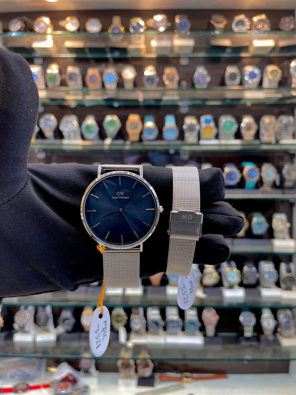 DANIEL WELLINGTON (DW) NOW IN COUPLE CHAIN SILVER 🥈 BLUE 💙 DIAL 💝