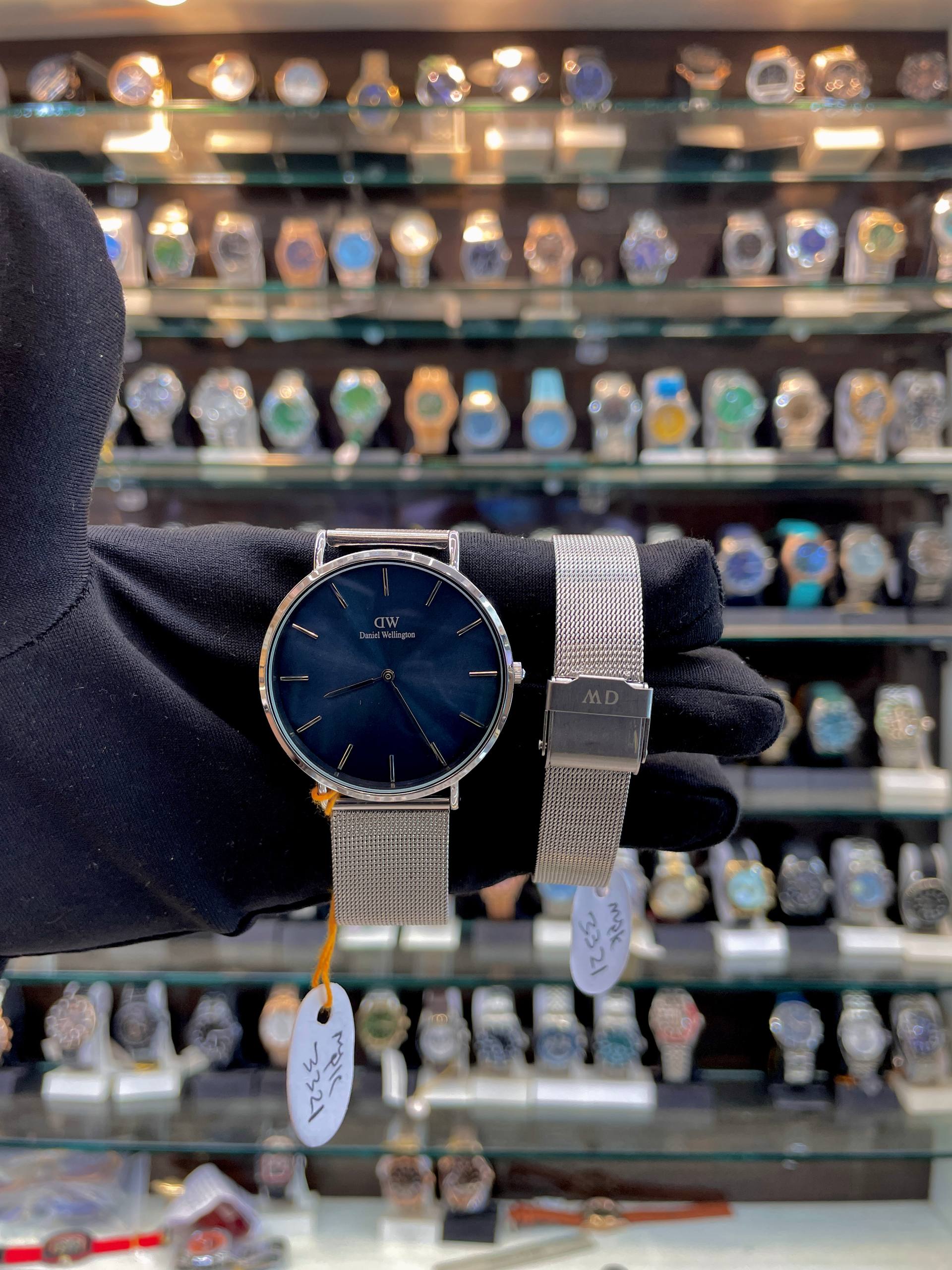 DANIEL WELLINGTON (DW) NOW IN COUPLE CHAIN SILVER 🥈 BLUE 💙 DIAL 💝