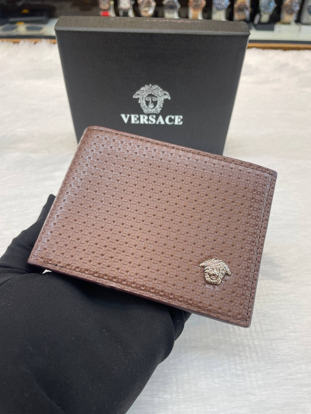 VERSACE BI-FOLD WALLET BROWN 🤎  CHECKERED TEXTURE MASTER PIECE 🤩 DARK BROWN 🤎 LEATHER BODY