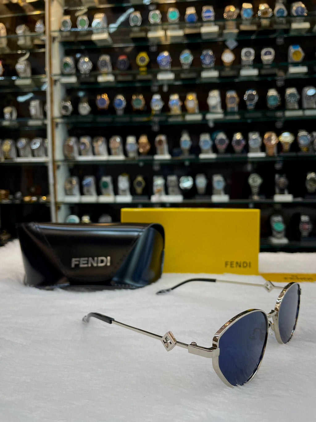 FENDI SUNGLASSES FEATURE DISTINCTIVE OVAL-SHAPED LENSES