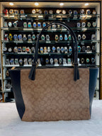 COACH MOLLIE TOTE IN SIGNATURE CANVAS WITH BLACK LEATHER MASTER PIECE 🤩