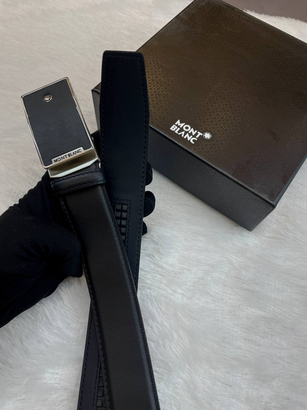 MONT BLANC MEN'S BLACK 🖤 LEATHER BELT WITH A SILVER 🥈 BUCKLE. MASTER PIECE 🤩 BLACK 🖤 TEXTURE FRONT