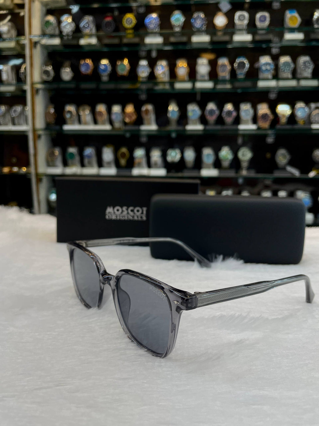 MOSCOT GREY 🩶 TRANSPARENT FRAME IN HEAVY QUALITY 💯