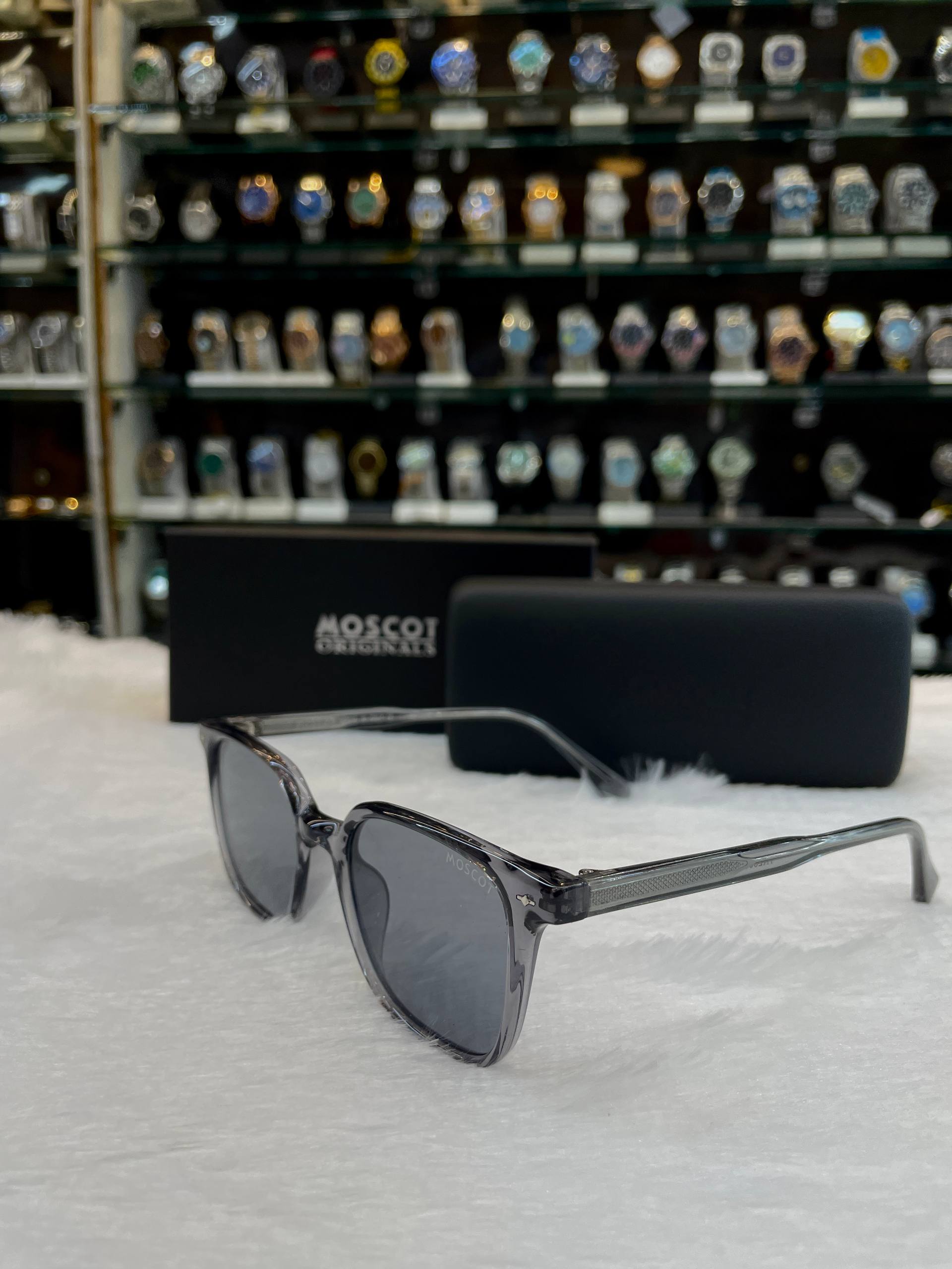 MOSCOT GREY 🩶 TRANSPARENT FRAME IN HEAVY QUALITY 💯