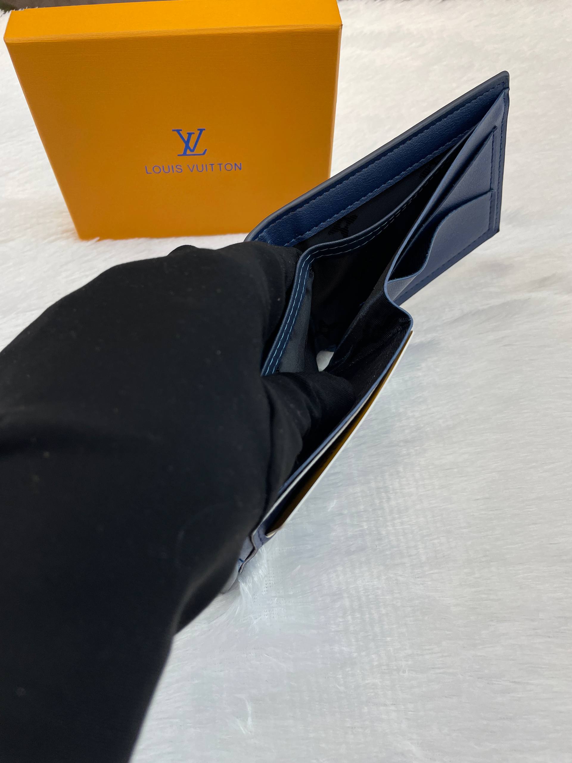 LOUIS VUITTON LV MULTIPLE WALLET FROM THE FALL-WINTER IN HEAVY QUALITY 💯