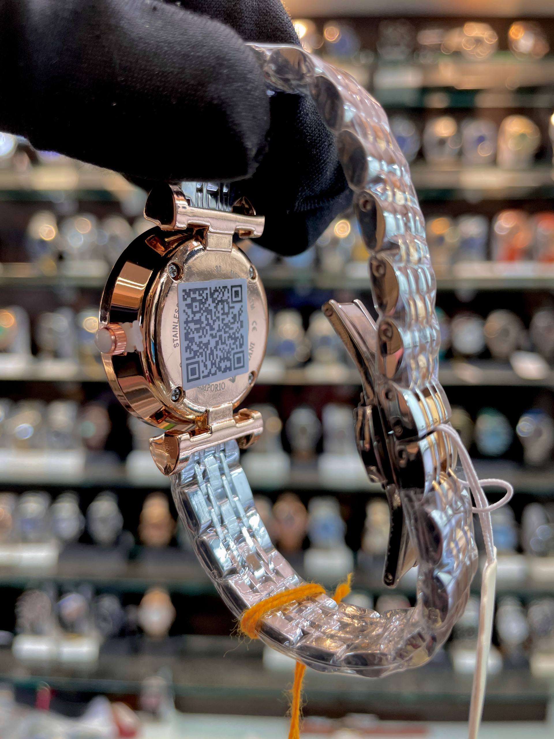 EMPORIO ARMANI. ROSE 🌹 GOLD 🥇 DIAL IN GIRLS BLUE 💙 DIAL