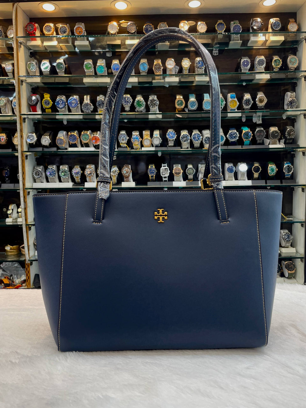 TORY BURCH NAVY BLUE SAFFIANO LEATHER TOTE BAG IN MASTER PIECE 🤩