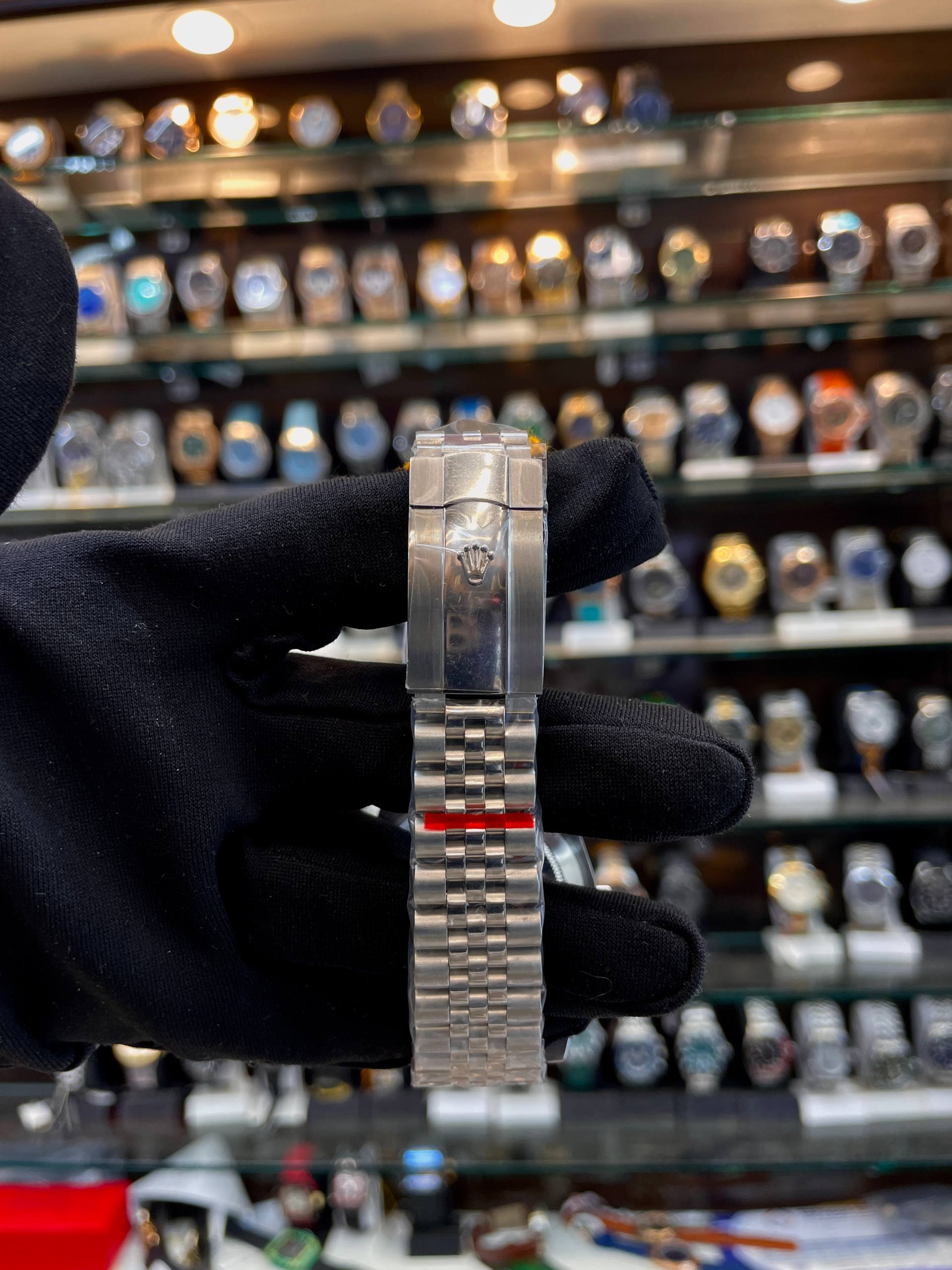Rolex Datejust green dial watch strap view