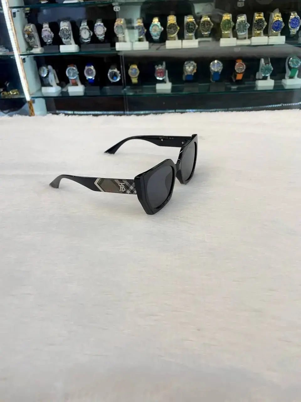 Burberry for girls black frame
