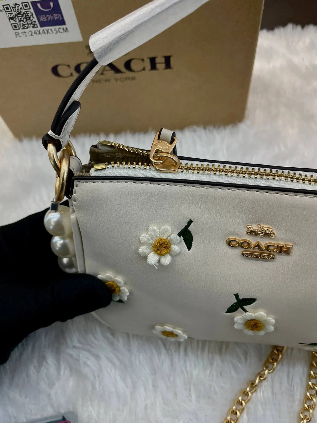 Coach nolita 19 daisy sling bag for girls