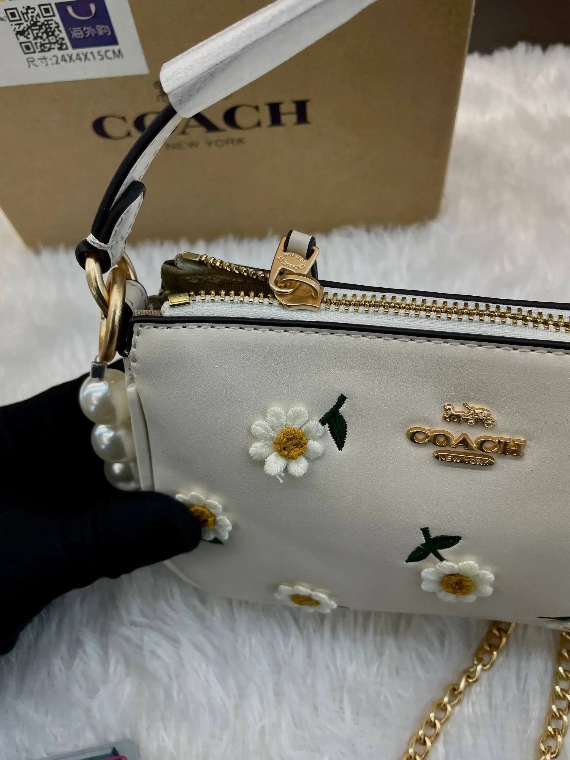 Coach nolita 19 daisy sling bag for girls