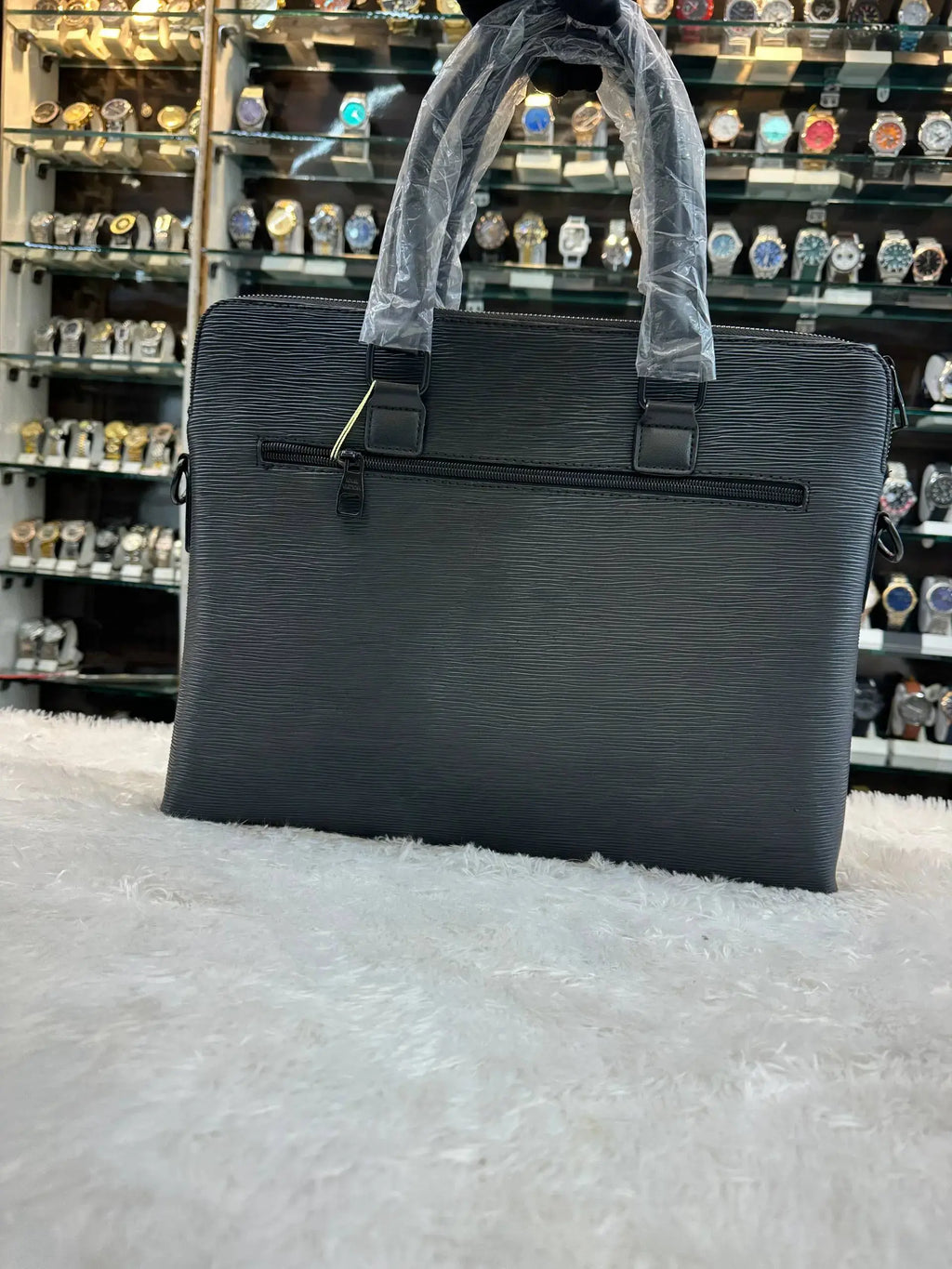 Louis vuitton (lv) laptop bag in heavy quality